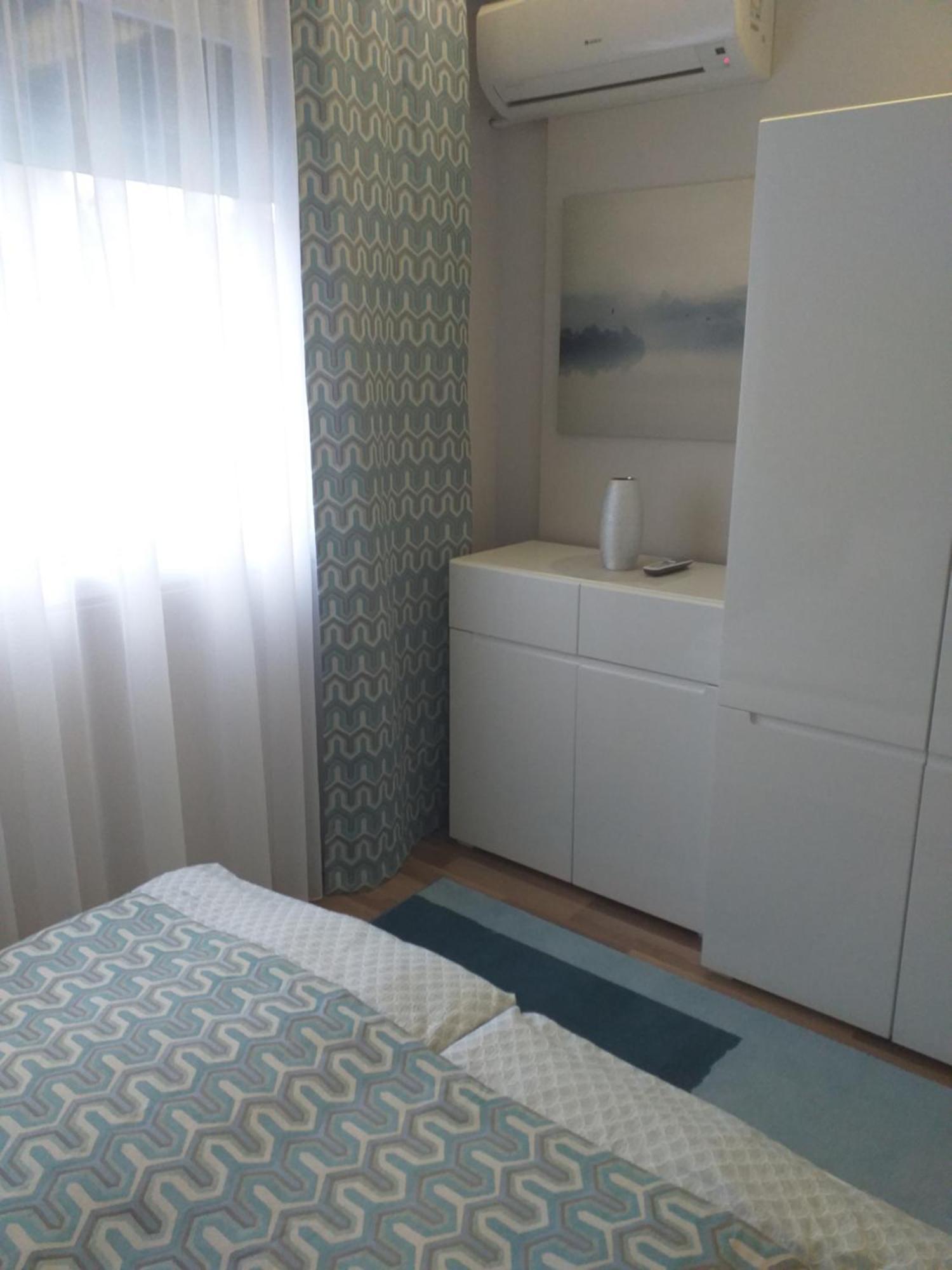 Elizabeth 2 Apartment